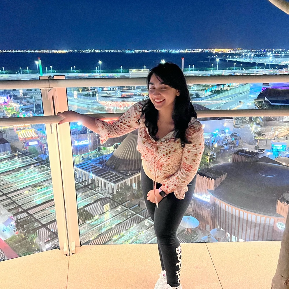 Zara top with floral print shirt. - Picture 4 of 4